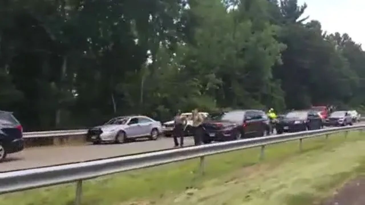 24-Year-Old Man Killed After Vehicle Strikes Tree Along Route 15 in Hamden