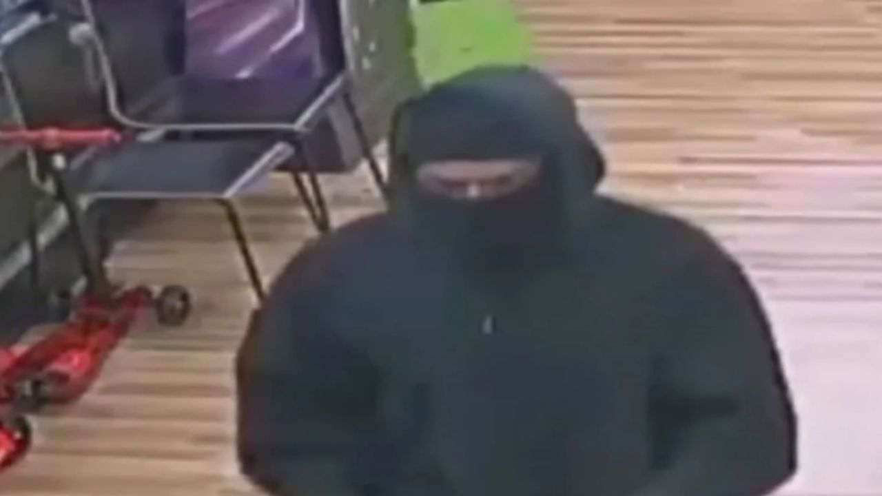 Armed Robbery at Raleigh Cell Phone Store Prompts Ongoing Search by Memphis Police