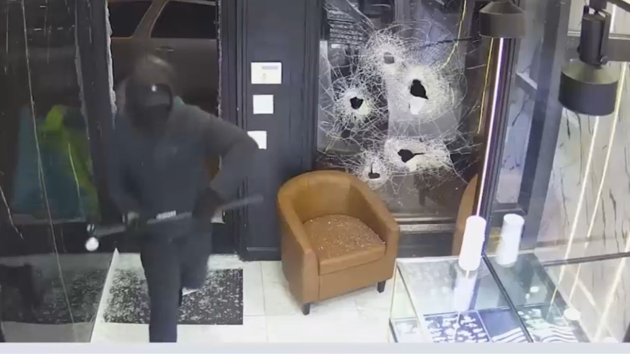 Brazen Smash-and-Grab Leaves Jersey City Jewelry Store Stripped of Over $1 Million in Merchandise