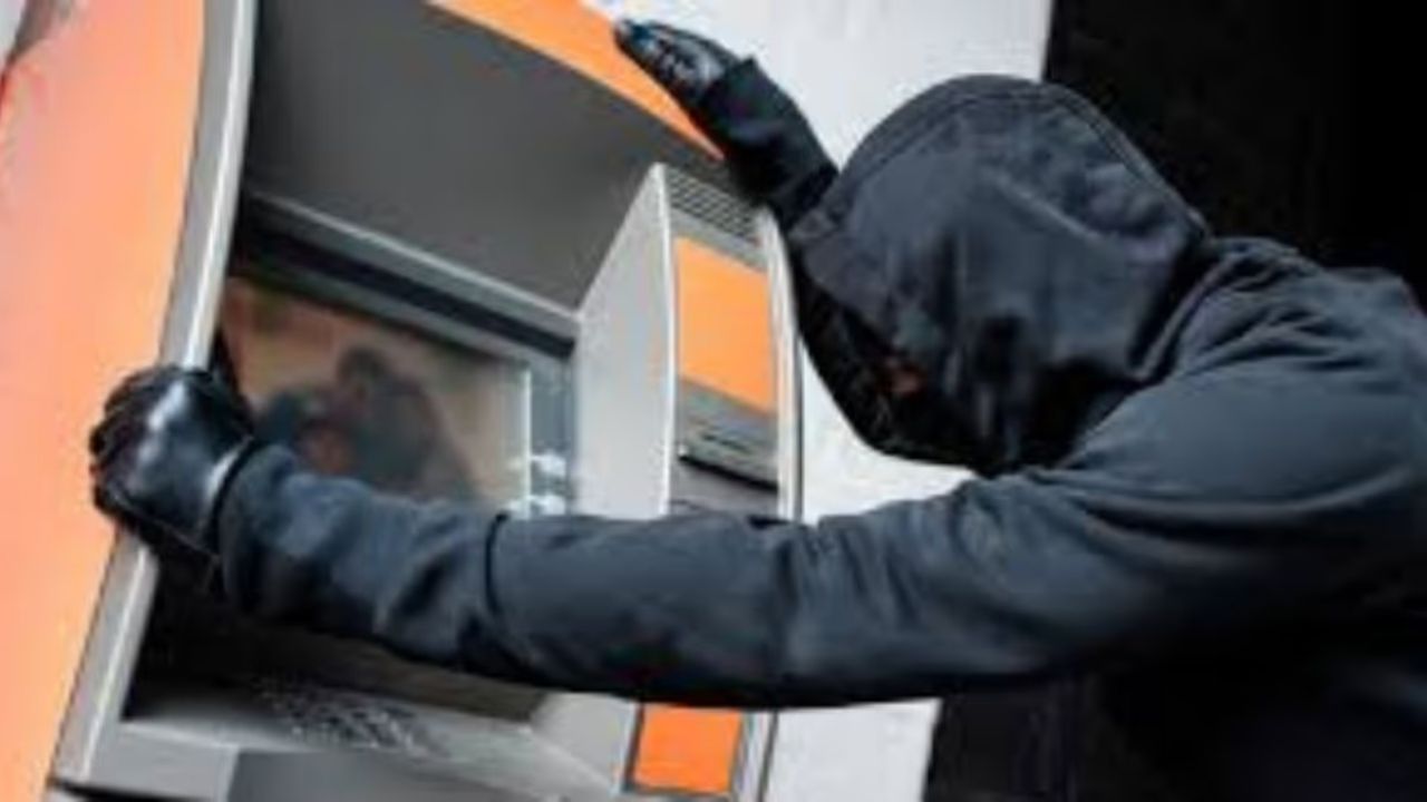 Iowa City Police Seek Omaha Man After ATM Theft at Local Convenience Store