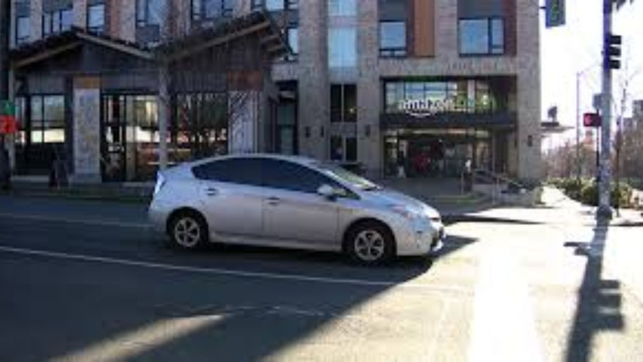 Seattle 12-Year-Old Pleads Not Guilty in Screwdriver Assault and Robbery at Amazon Fresh