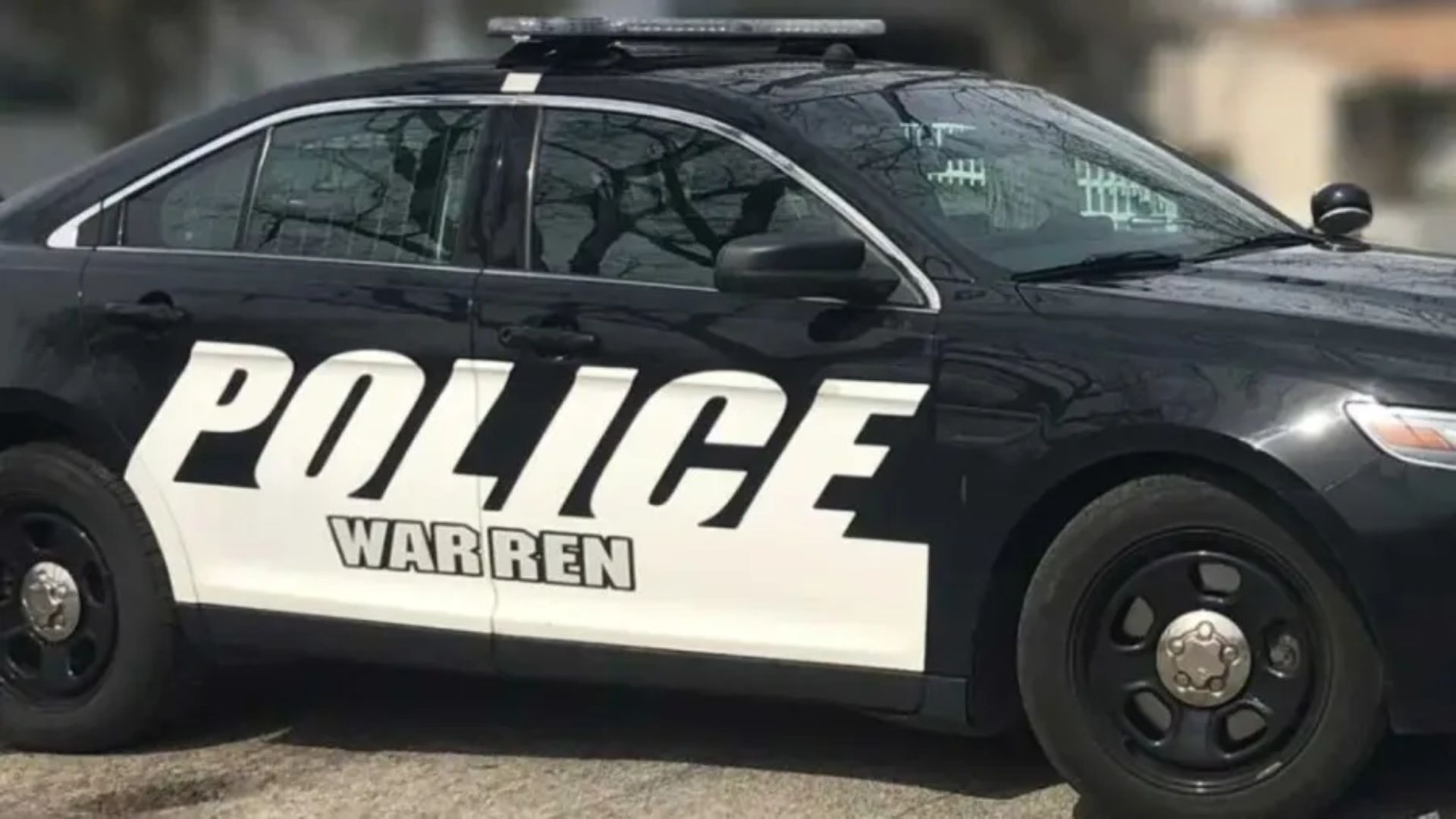 Delivery Driver Thwarts Armed Robbery by Pulling Knife on Suspect in Warren