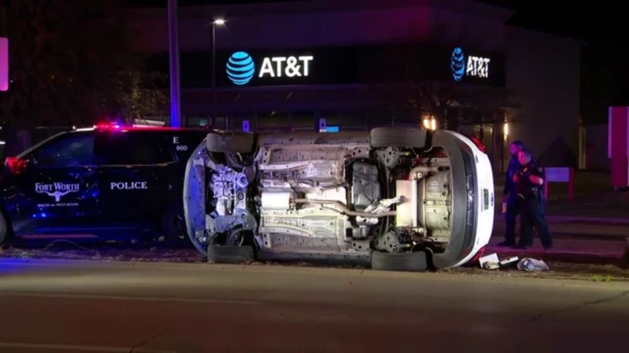 North Texas High-Speed Chase Ends in Fort Worth Rollover Crash, Five Suspects Arrested After Gunfire Incident