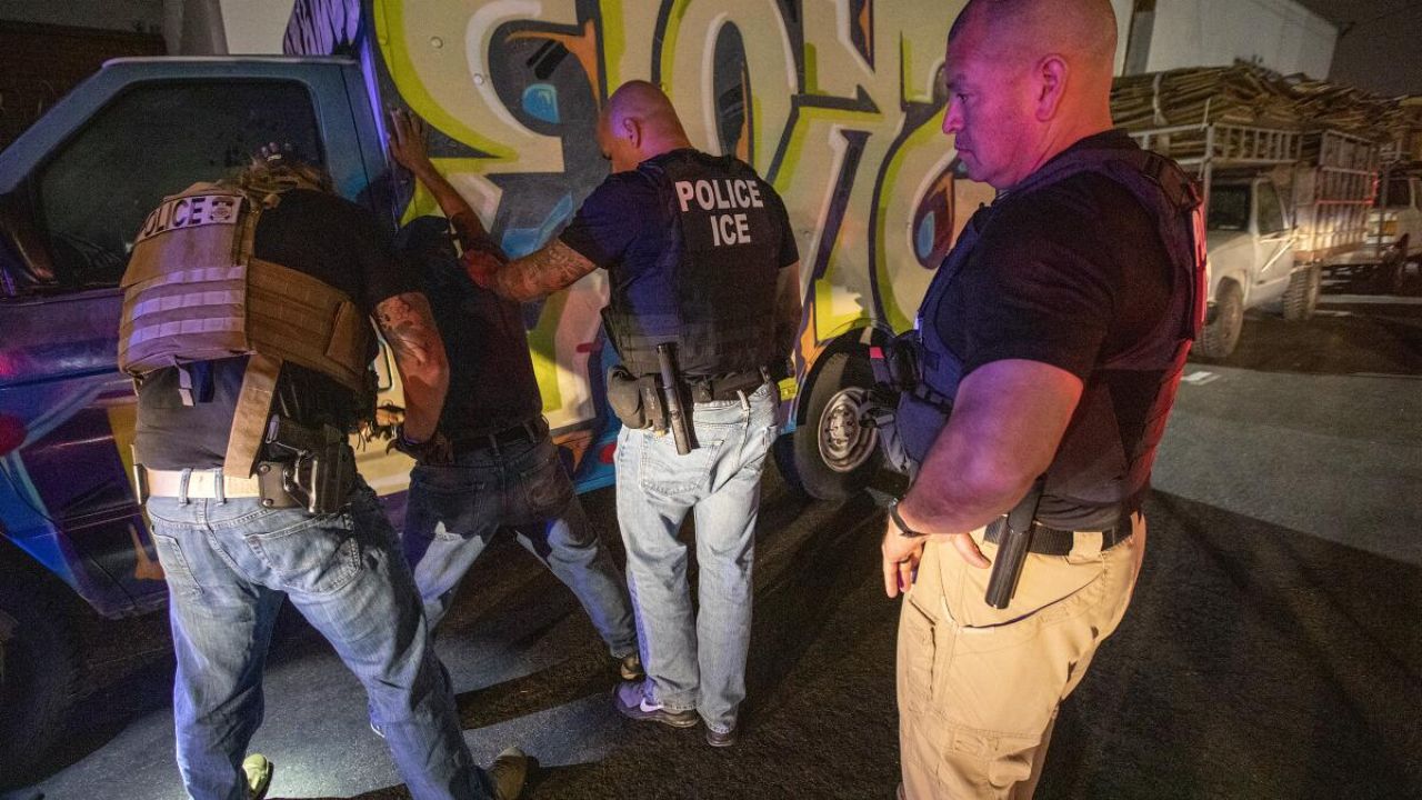 Police Arrest of Robbery Suspect Mischaracterized Online as ICE Brutality, Authorities Say