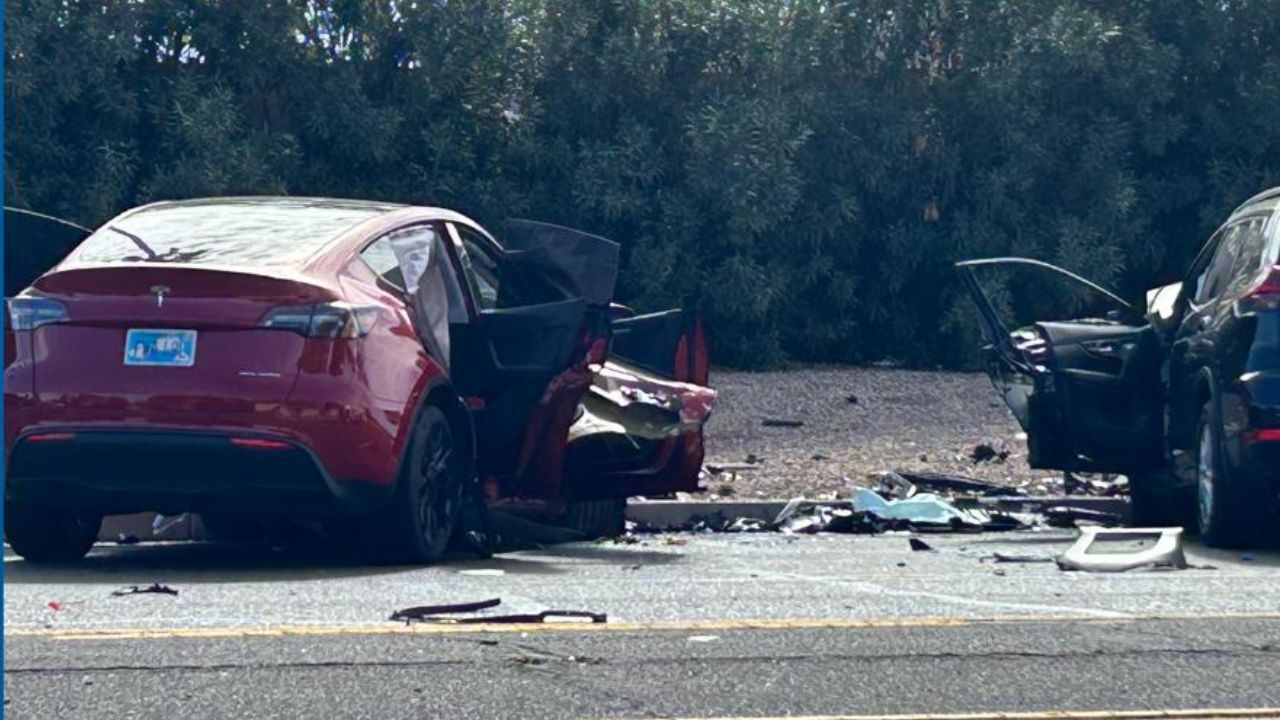 Sun Lakes Crash Leaves 1 Woman Dead, Another Critically Injured; Two Children Hurt in Maricopa County Collision