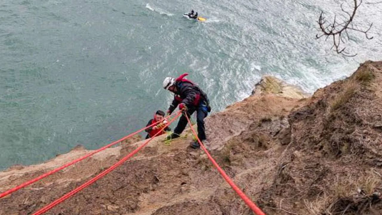 Two Surfers Rescued from Rip Current at Cape Kiwanda Beach After Dramatic Cliffside Quick-Rappel Operation