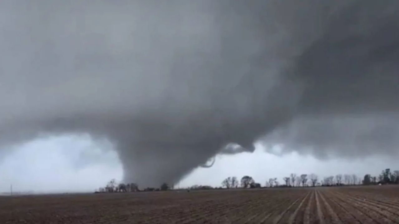 Severe Thunderstorms Bring Damaging Winds, Large Hail and Tornado Watches Amid Record March Heat