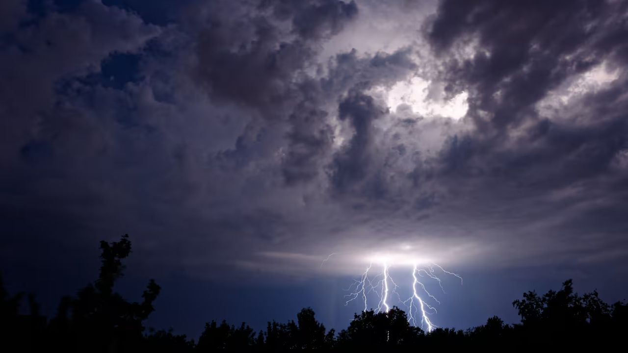 Severe Weather Threat Looms Over Southeast Michigan: Strong Storms, Hail, and Possible Tornadoes Expected Thursday