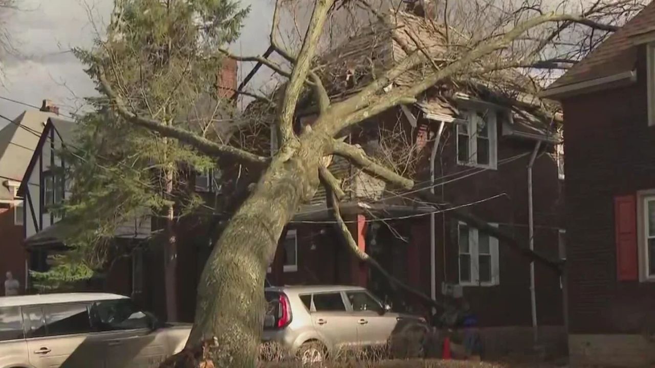 Strong Wind Advisory Continues in Pittsburgh Region as Power Restoration Efforts Face Delays