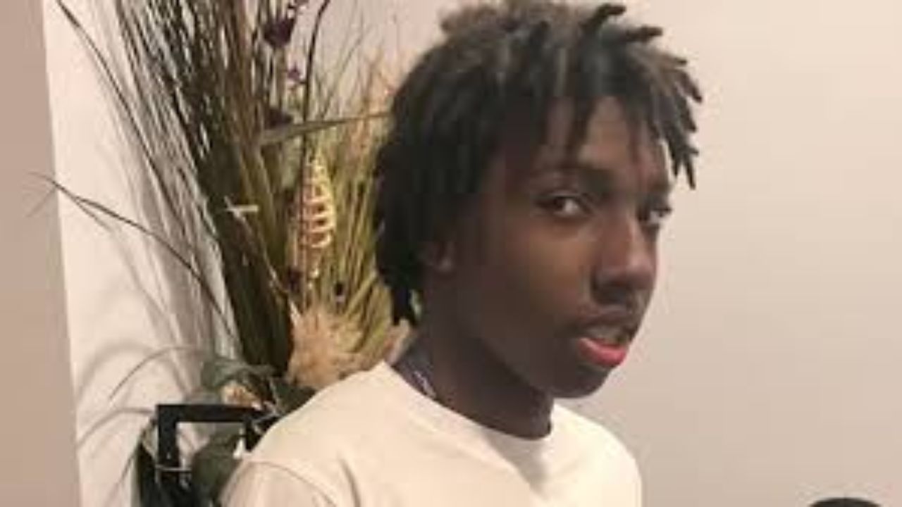 16-Year-Old Hyde Park Academy Student Killed in Woodlawn Shooting Near School Bus Stop