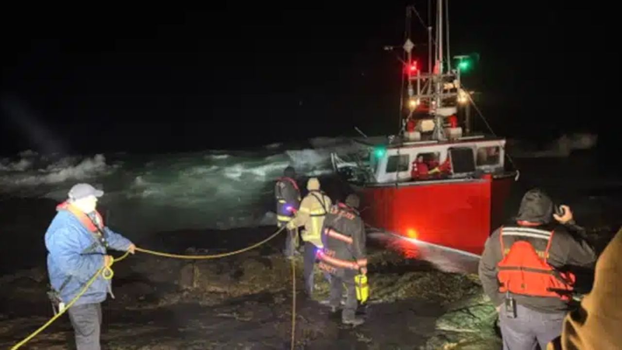 2 Rescued After Fishing Boat Crashes Into Rocks Amid Rough Waves in Gloucester