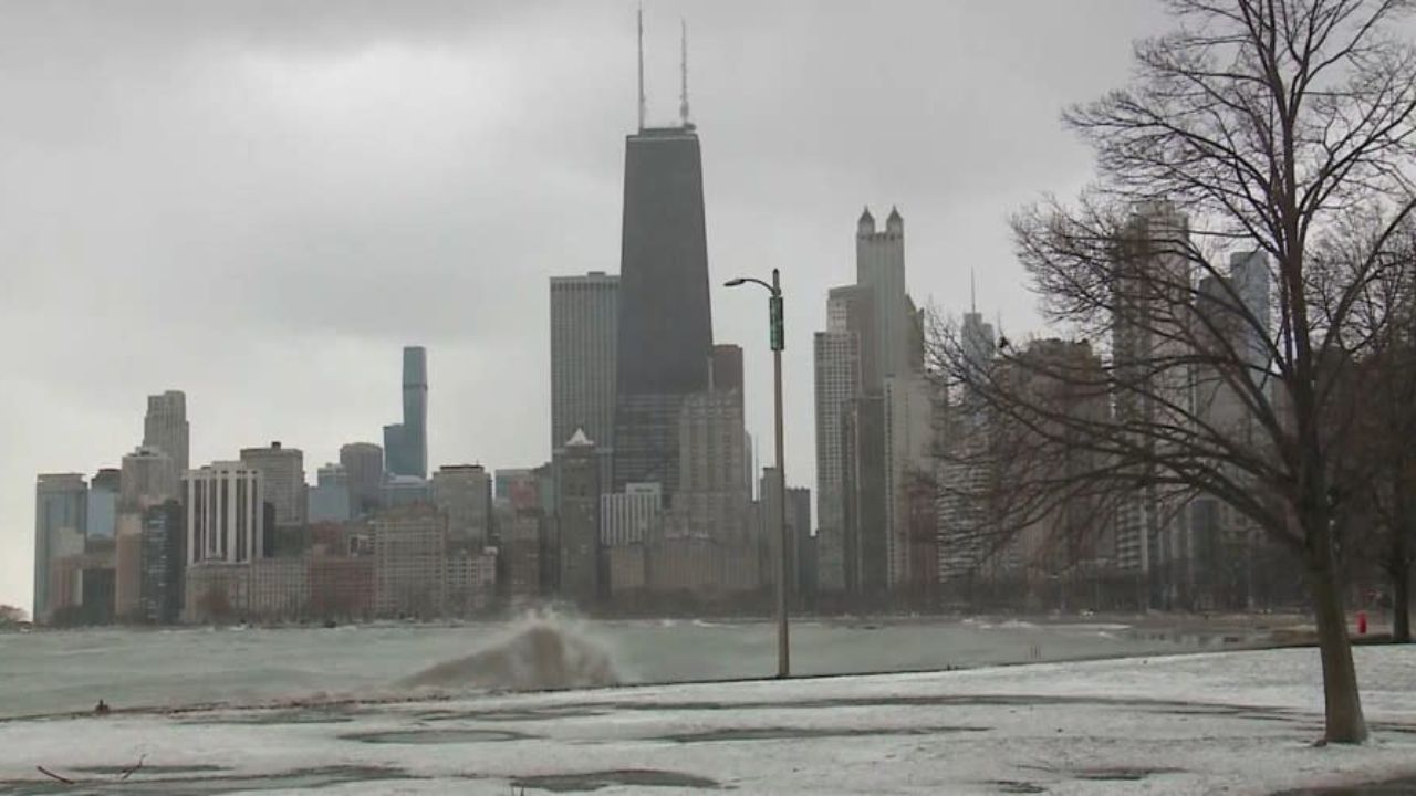Chicago, Illinois Weather Alert: Overnight Frost Risk as Temperatures Drop Into 30s, Cooler Weekend Ahead