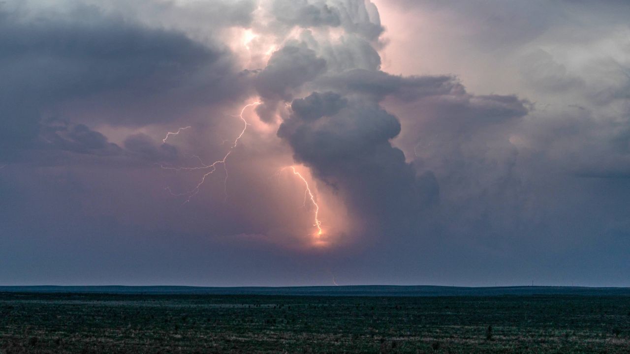 Easter Weekend Ruined? Severe Storms and Temperature Chaos to Hit East Coast Sunday