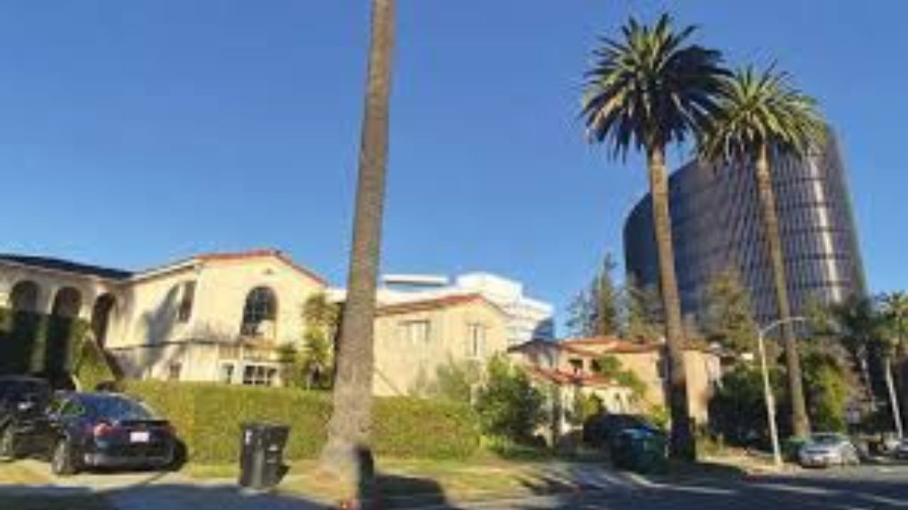 Elderly Resident Assaulted, $150K in Jewelry Stolen in Hollywood Hills Home Invasion