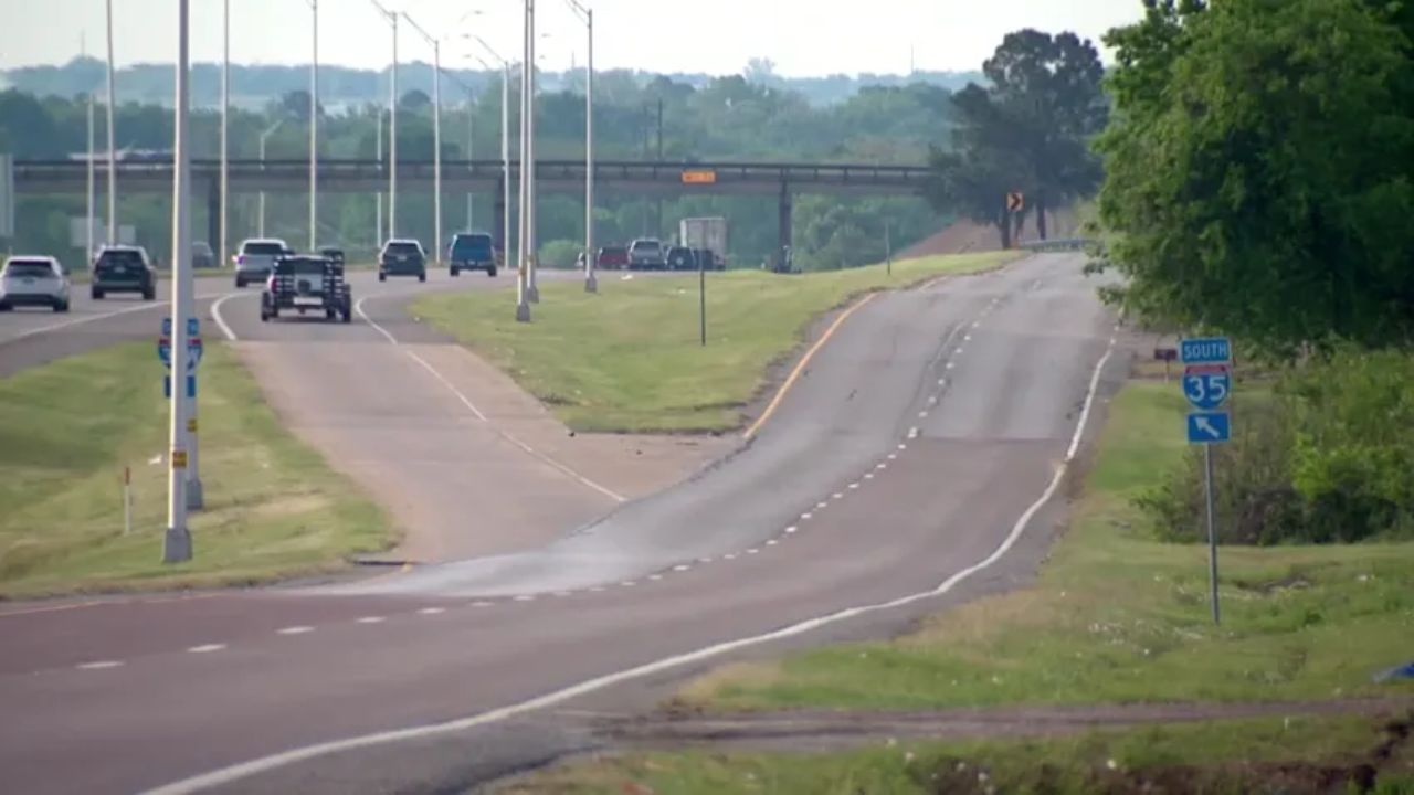 Fort Worth Police Chase Ends in Fatal Crash Early Sunday, One Dead