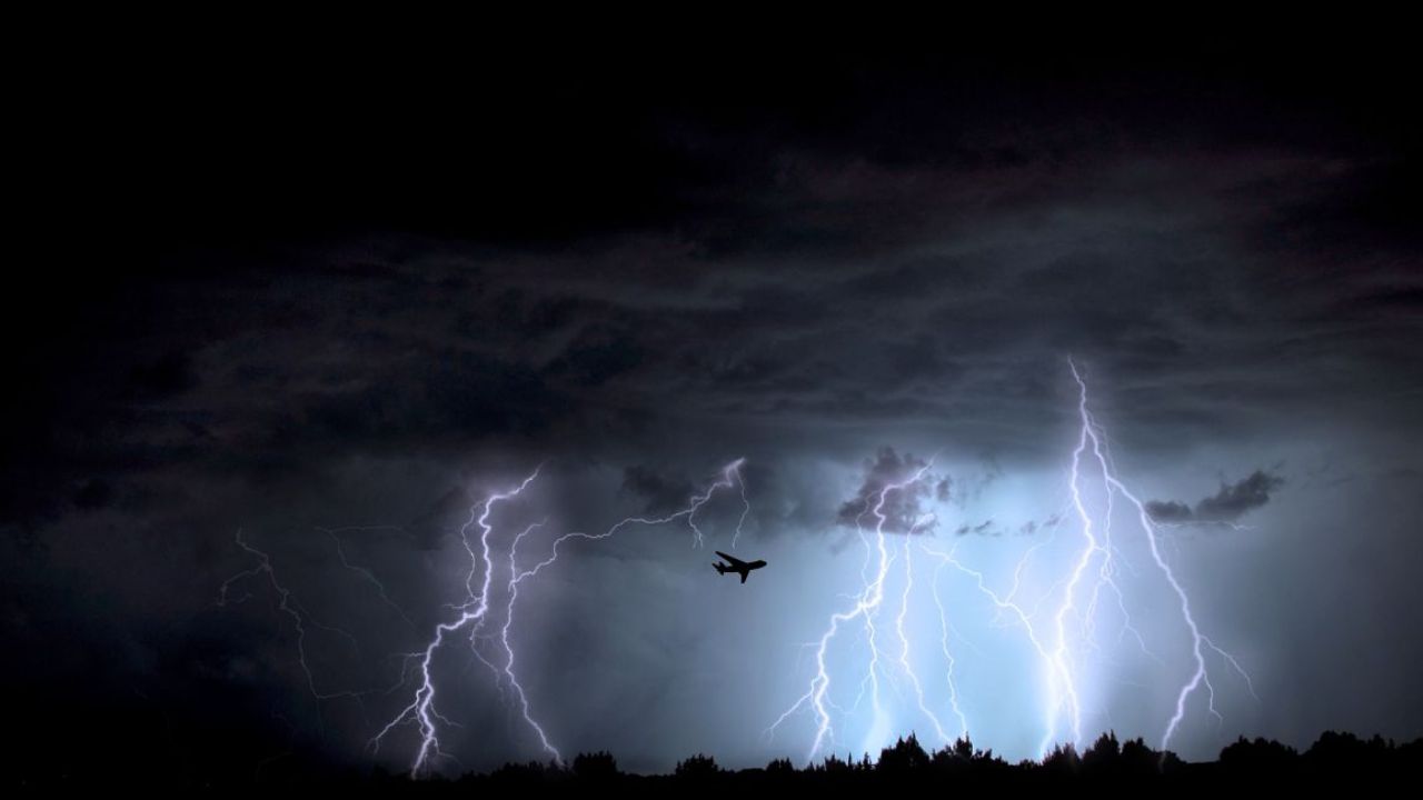 Hawaii Faces Third Major Storm in Three Weeks as Flood Risk Grows