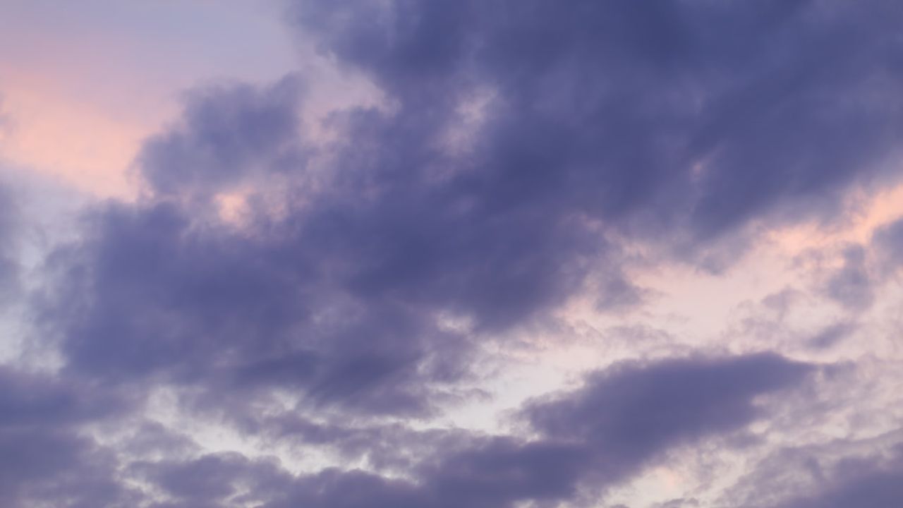 Mild Friday Brings Late-Day Showers, Warmer Weekend Ahead