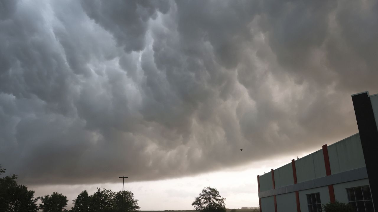 North Texas Faces Severe Weather Risk Sunday with Hail, Strong Winds, and Possible Tornadoes
