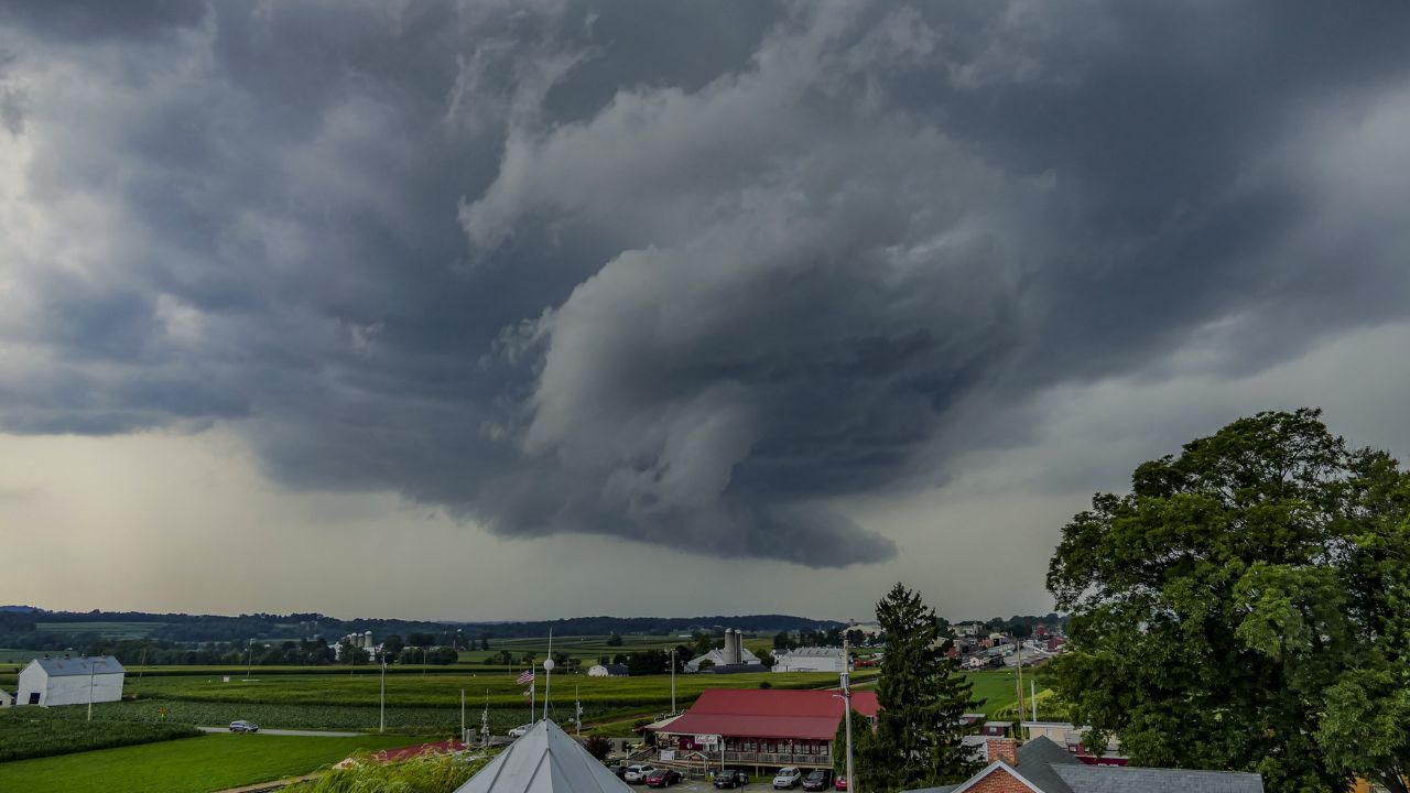 Thunderstorms and 35 mph Winds Disrupt Travel Across I-35 Corridor Today