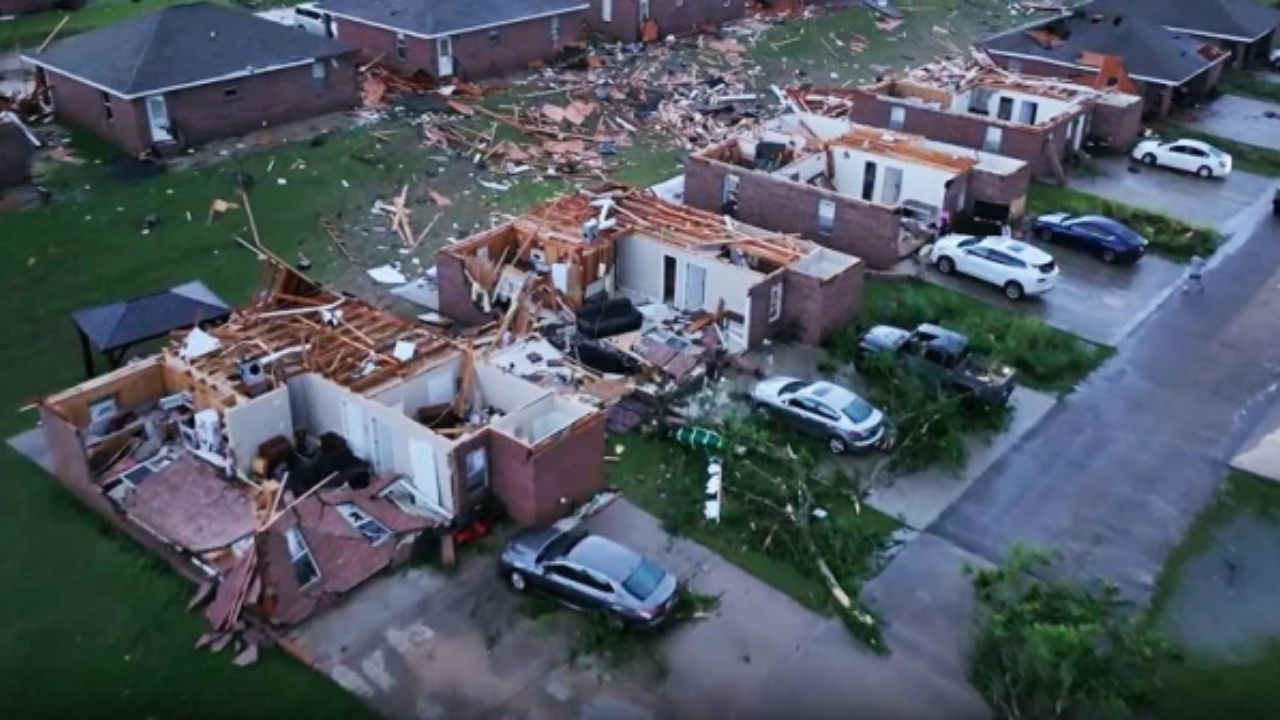 14 Tornadoes Confirm Damage To 400 Homes Across Mississippi; 17 Injured