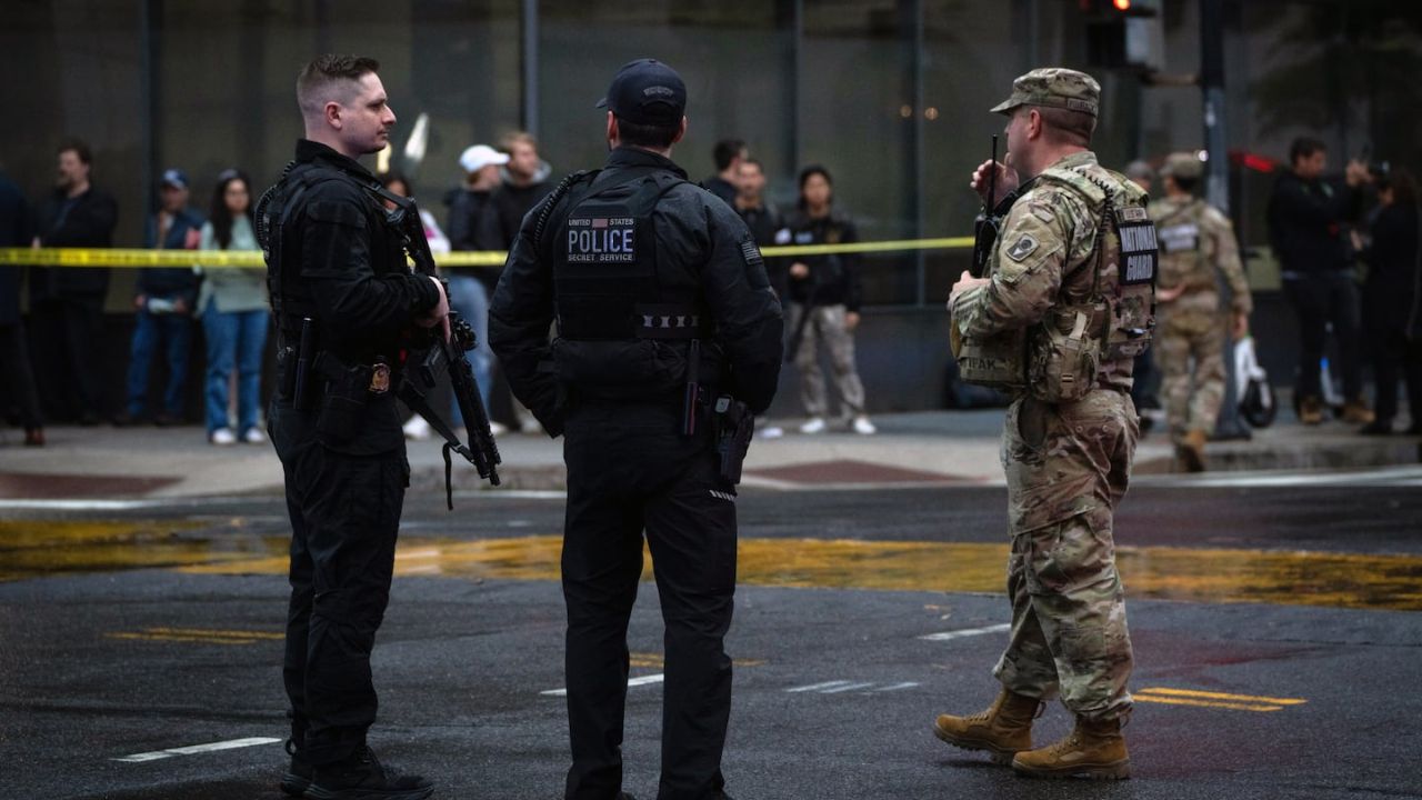 He Walked Up to the White House With a Gun in a Bag — What Happened Next Shocked the Nation