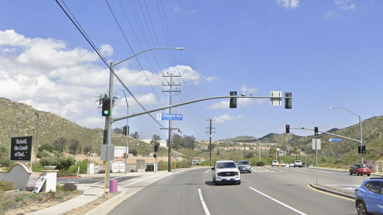 Motorcyclist dies after late-night crash at Lake Elsinore intersection — cause still unknown