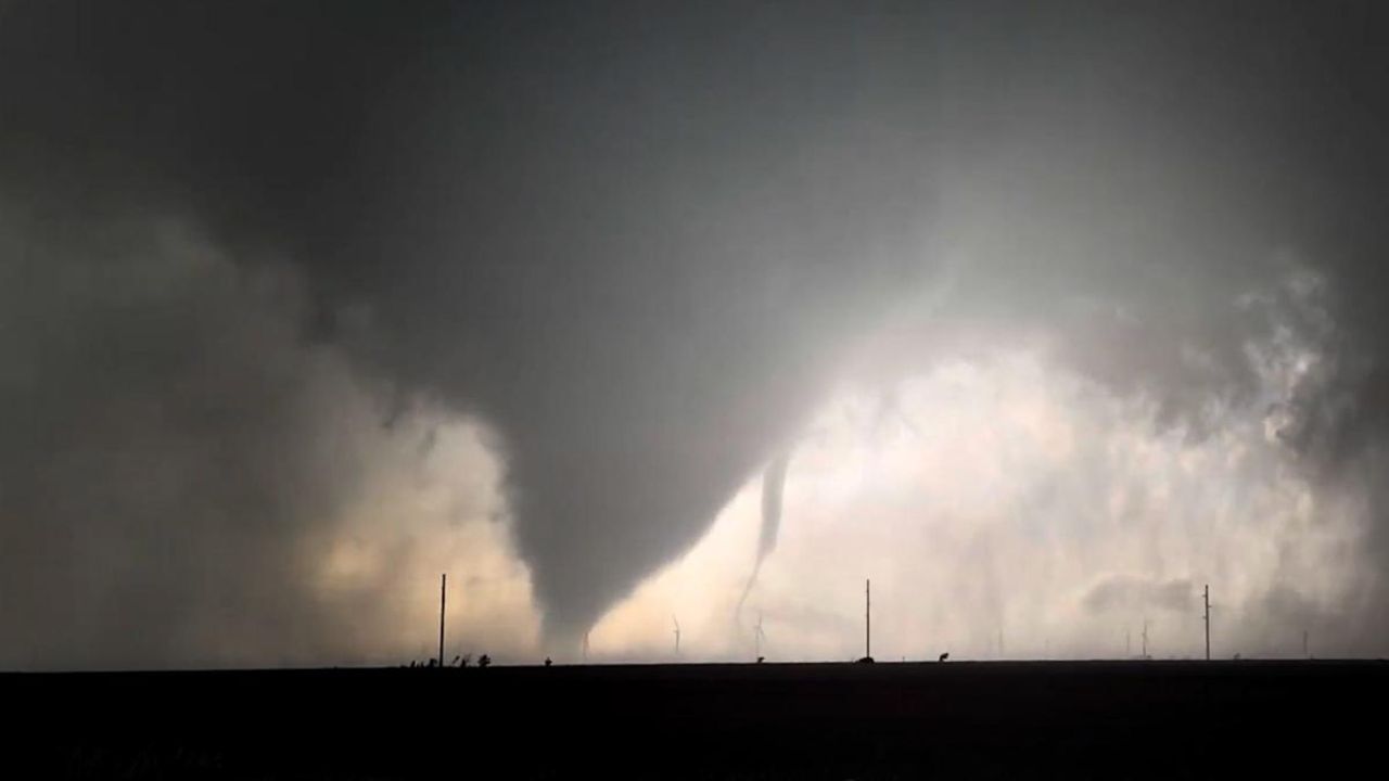 Orlando Faces 60 mph Winds and Tornado Risk Saturday — Peak Danger From 5 p.m. to 9 p.m.