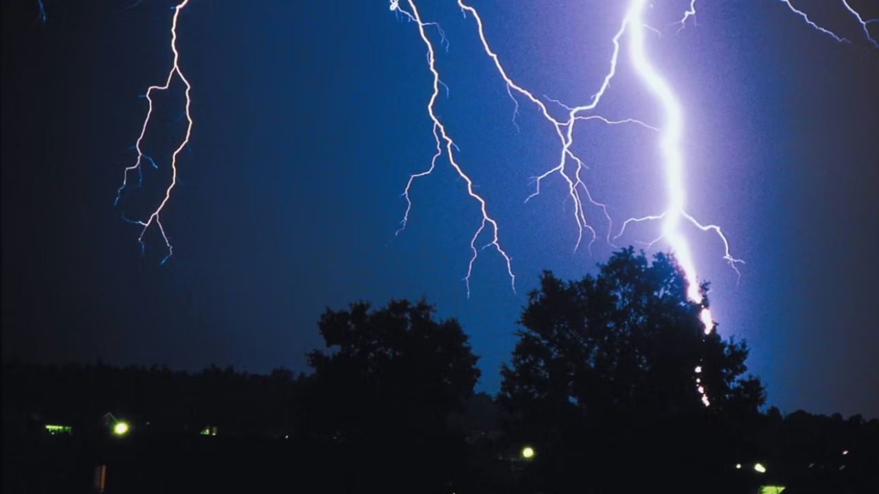 Thunderstorms to Snarl I-10 Traffic in New Orleans This Afternoon — What Drivers Need to Know