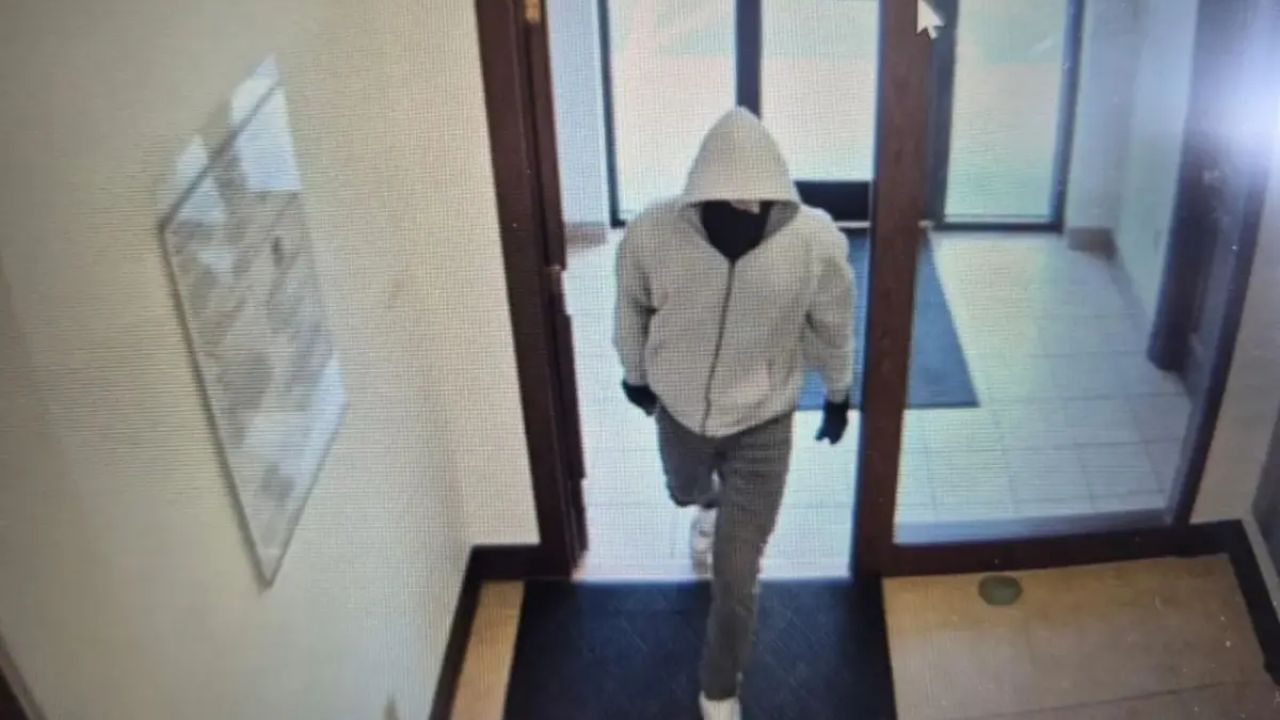 Two U.S. Bank Employees Killed in Daylight Robbery, Suspect Still on the Run